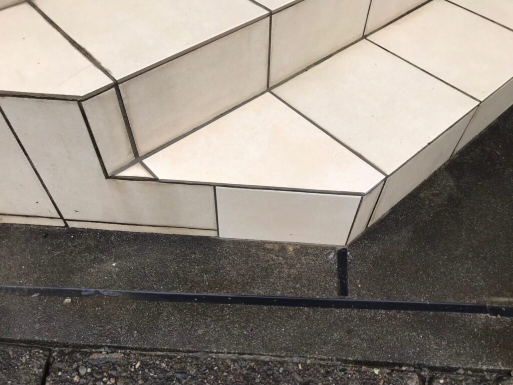 タイル張替え工事